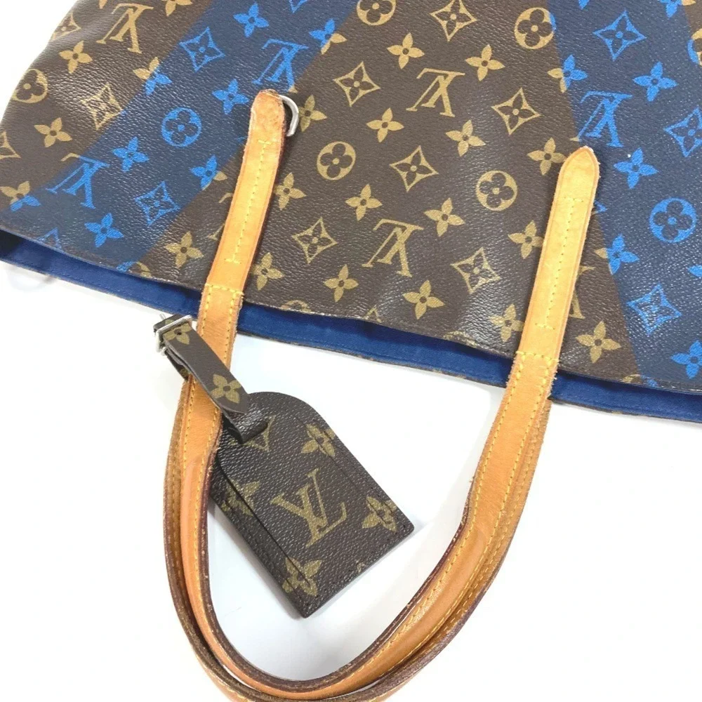 LOUIS VUITTON Brown Monogram Canvas Shoulder Bag